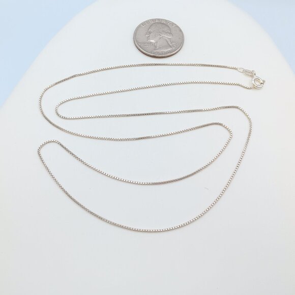 Italian 925 Sterling Silver Box Chain 22" Necklace - SIGNED - Picture 6 of 8